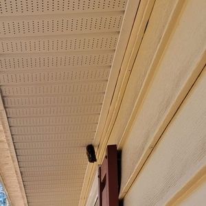 Meet your Posher, Laurie